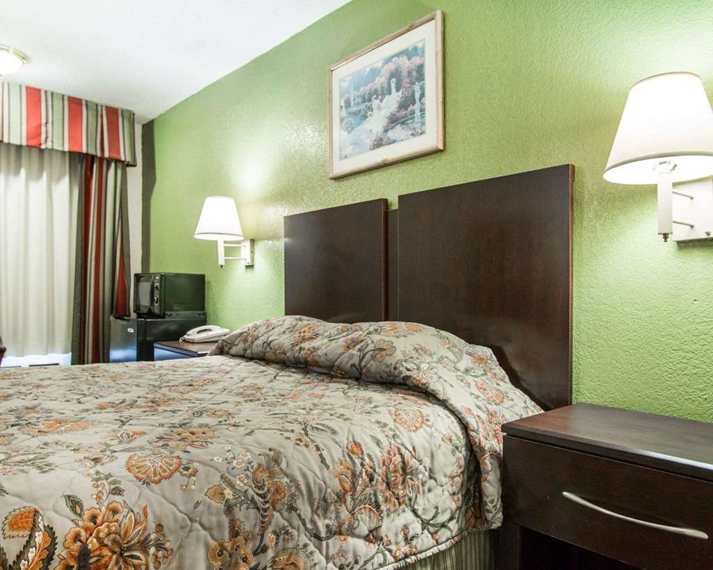 Econo Lodge Beaufort Habitación foto